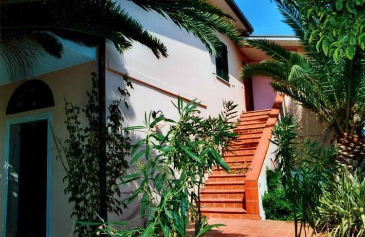 Bed&Breakfast Giardino Agritourist Controguerra Eksteriør billede